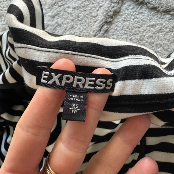 Express black white stripe blazer XS - Picture 2 of 6